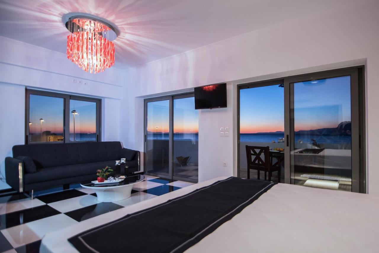 Majestic Penthouse In The Heart Of Patra Apartment Exterior photo