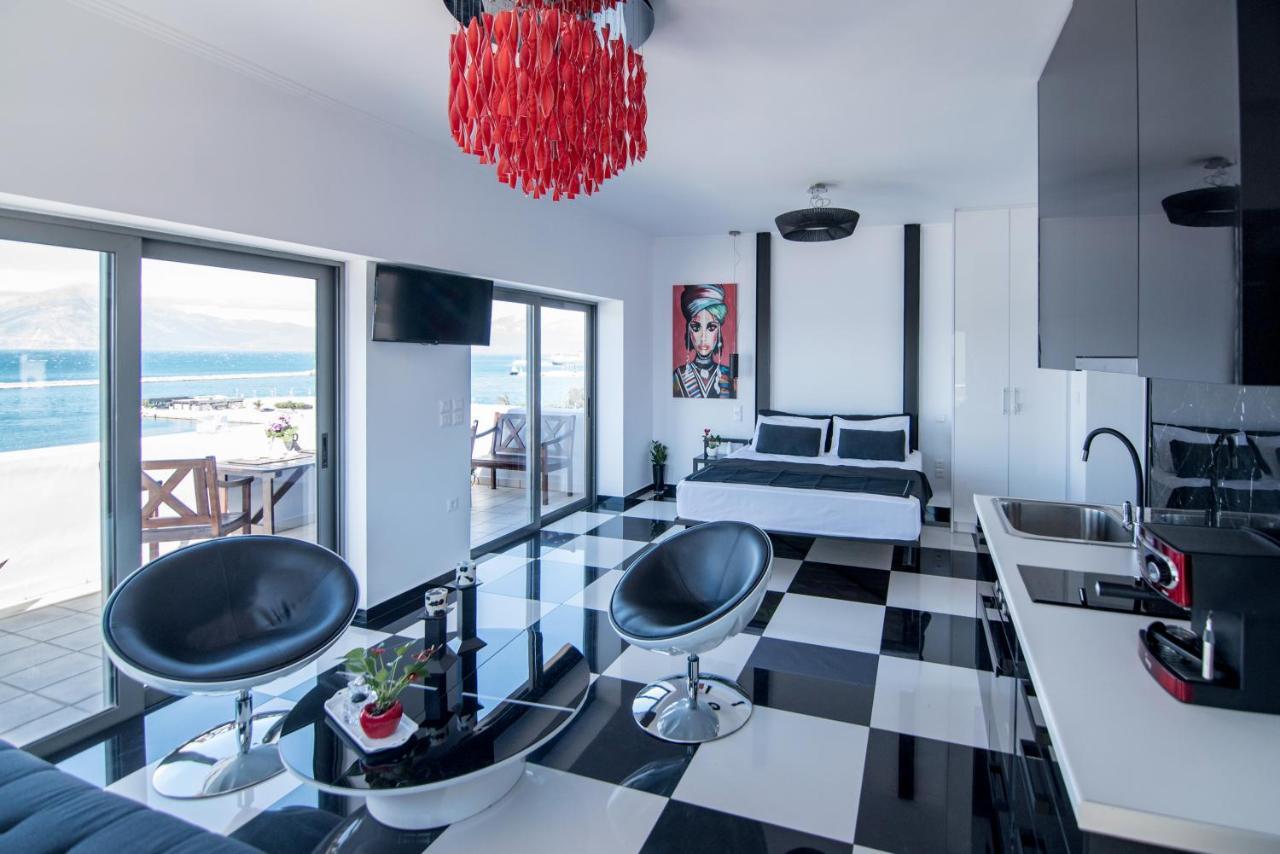 Majestic Penthouse In The Heart Of Patra Apartment Exterior photo