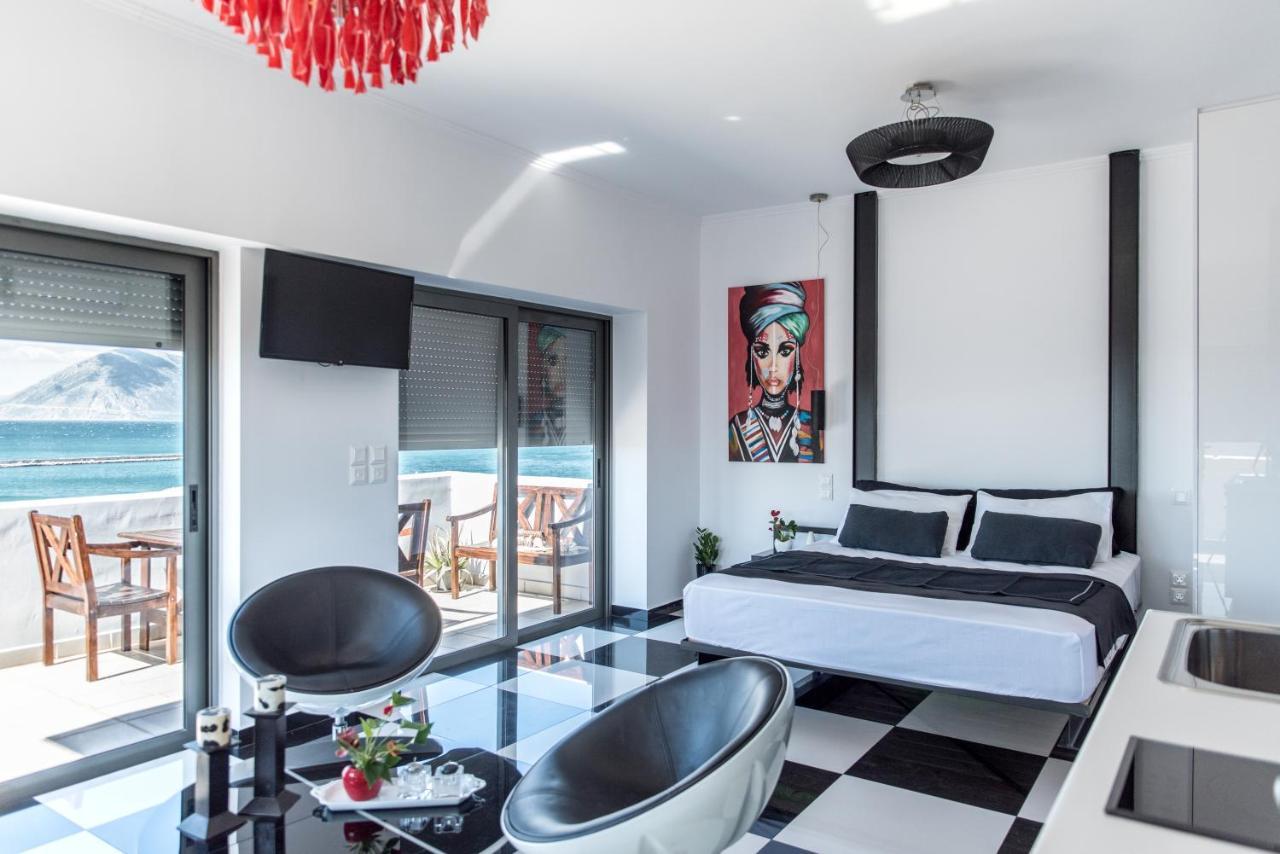 Majestic Penthouse In The Heart Of Patra Apartment Exterior photo